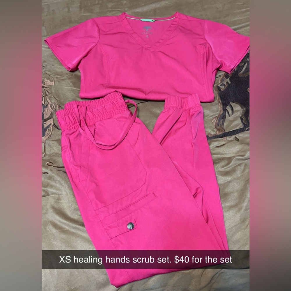 Xsmall pink  nurse scrubs set.